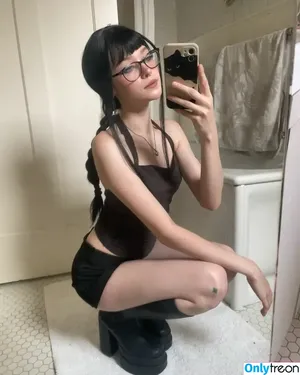  nude photo #0001