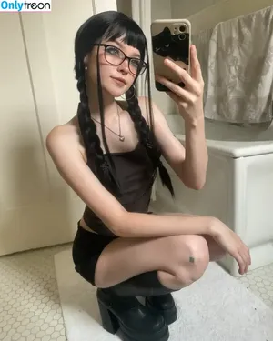  nude photo #0002