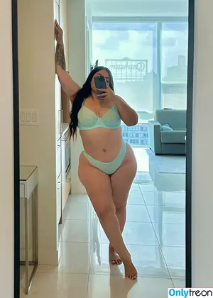 La Maria Fernanda / la.maria_fernanda / mariferxoxo / treslechesfer nude photo #0005