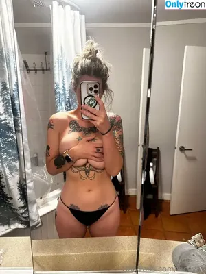 laceyak / ihartkaye_cal nude photo #0018