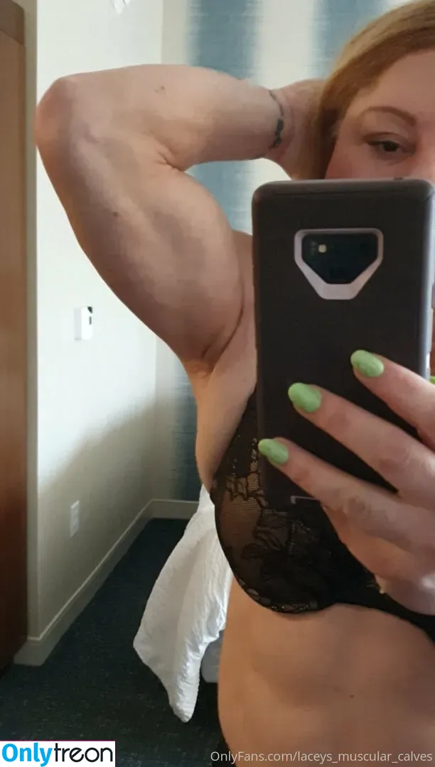 laceys_muscular_calves nude photo #0020 (laceys_muscular_calves)