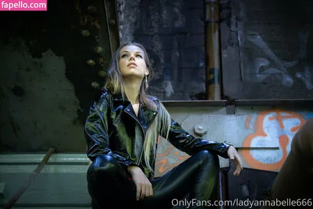Lady Annabelle / LadyAnnabelle666 / LadyAnnabelle9 / _ladyannabelle фото голая #0223
