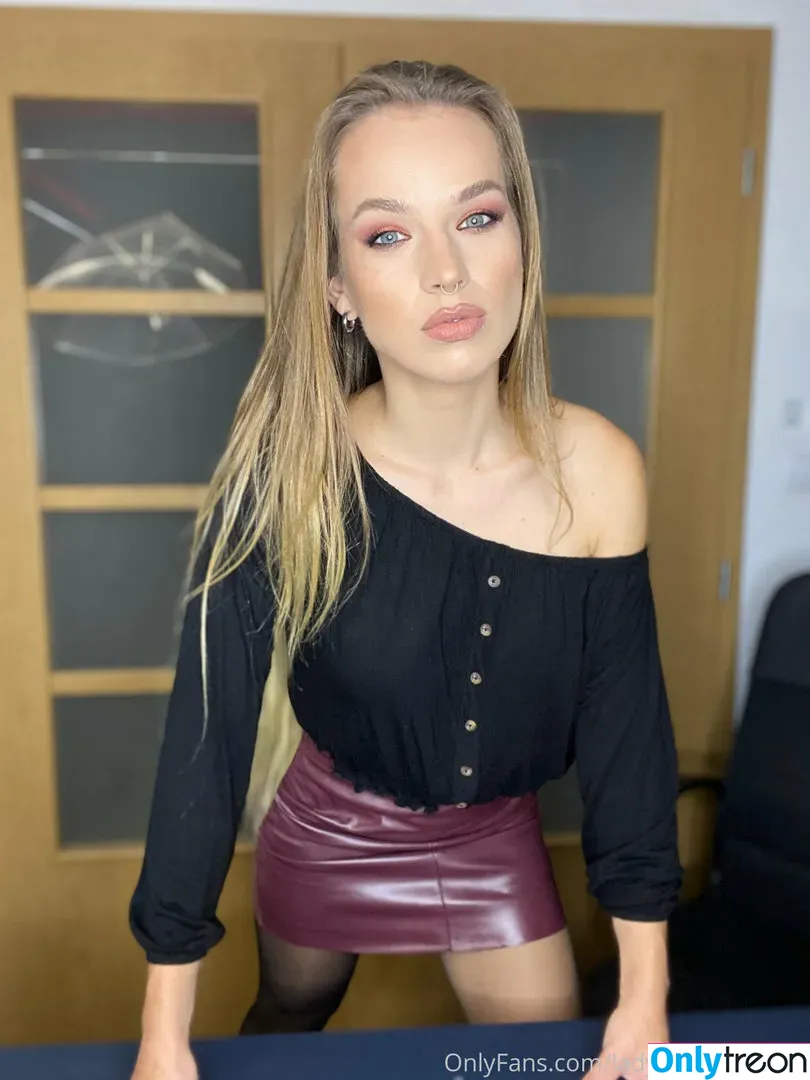 Lady Annabelle голая photo #0017 (LadyAnnabelle666 / LadyAnnabelle9 / _ladyannabelle)
