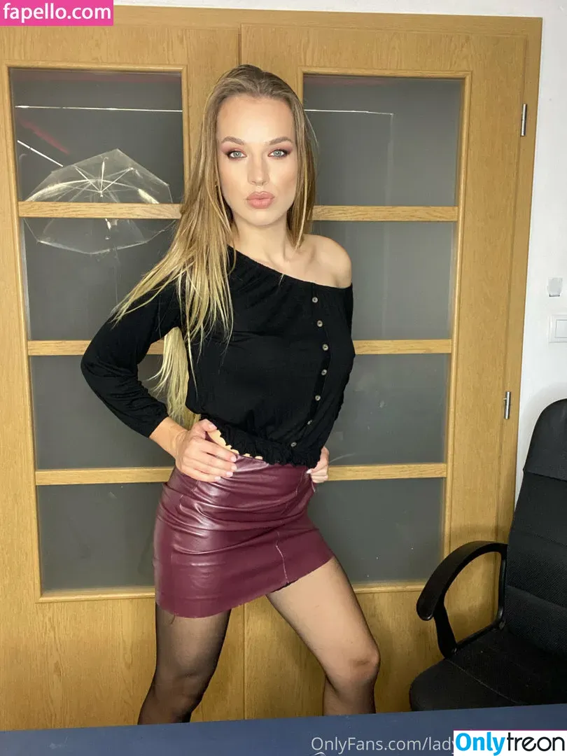 Lady Annabelle голая photo #0018 (LadyAnnabelle666 / LadyAnnabelle9 / _ladyannabelle)