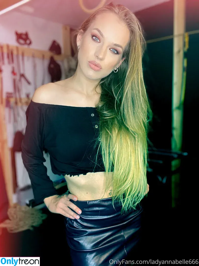 Lady Annabelle голая photo #0021 (LadyAnnabelle666 / LadyAnnabelle9 / _ladyannabelle)