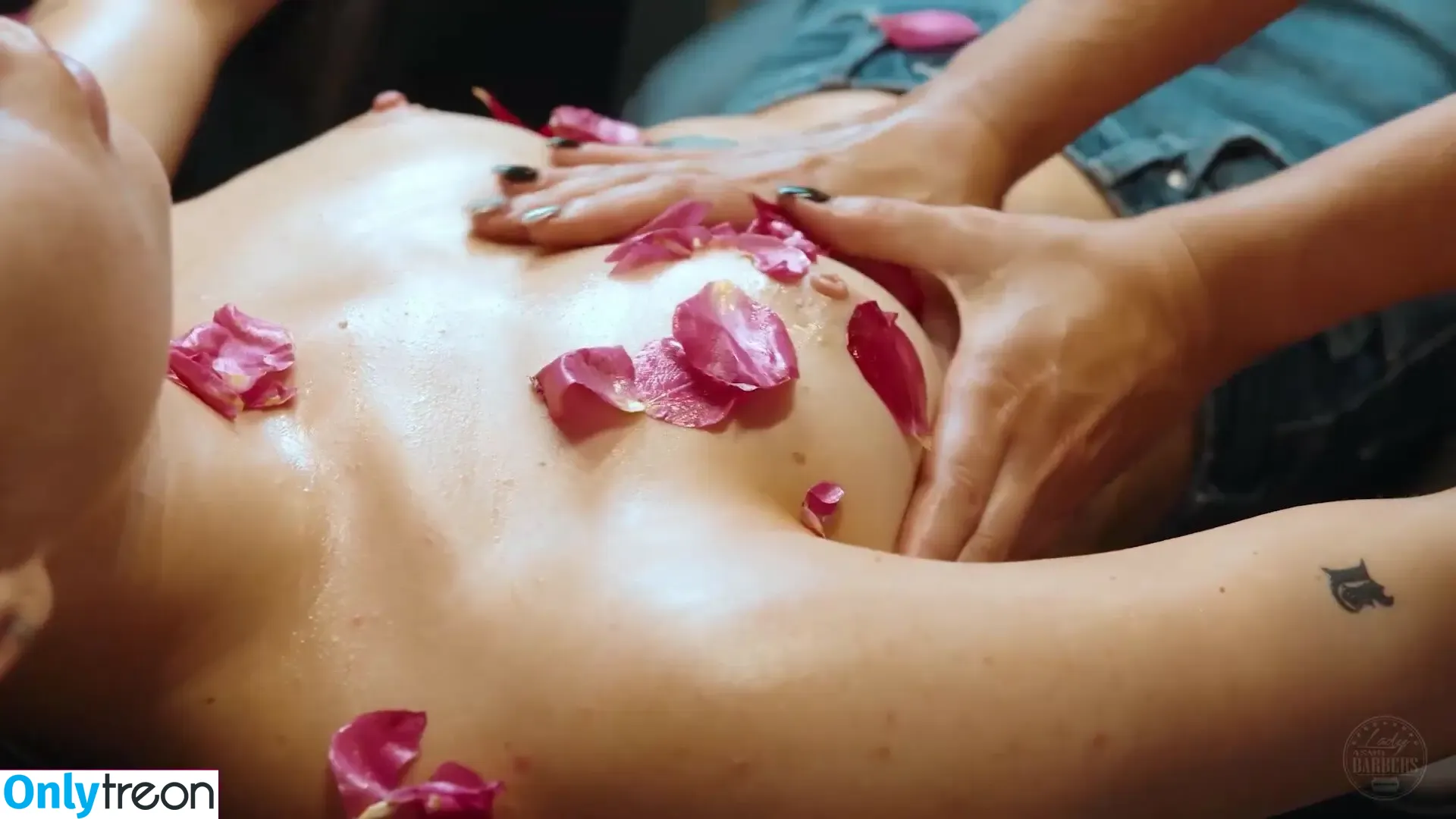 Lady Barbers Asmr nude photo #0027 (asmrladybarbers / ladybarbers)