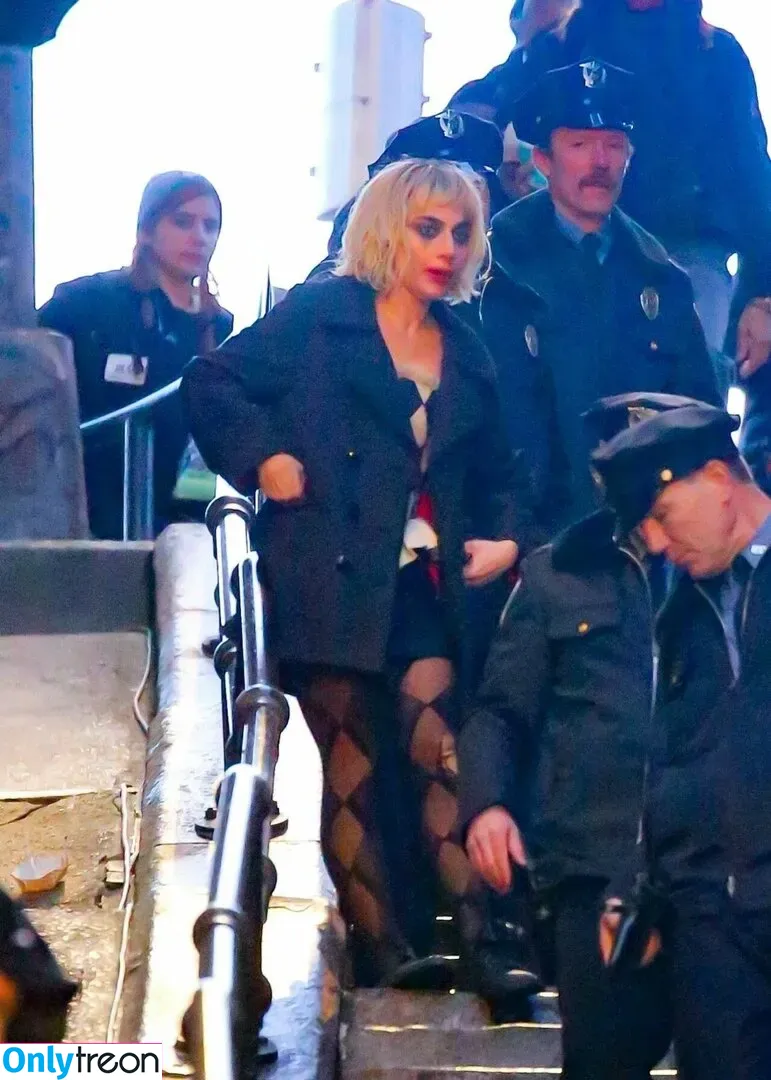 Lady Gaga голая photo #0380 (ladygaga)