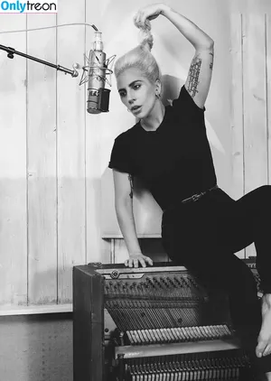 Lady Gaga / ladygaga nude photo #1076