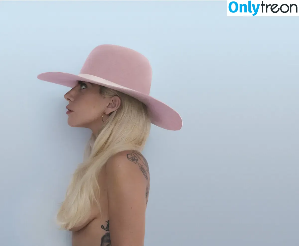 Lady Gaga nude photo #1075 (ladygaga)