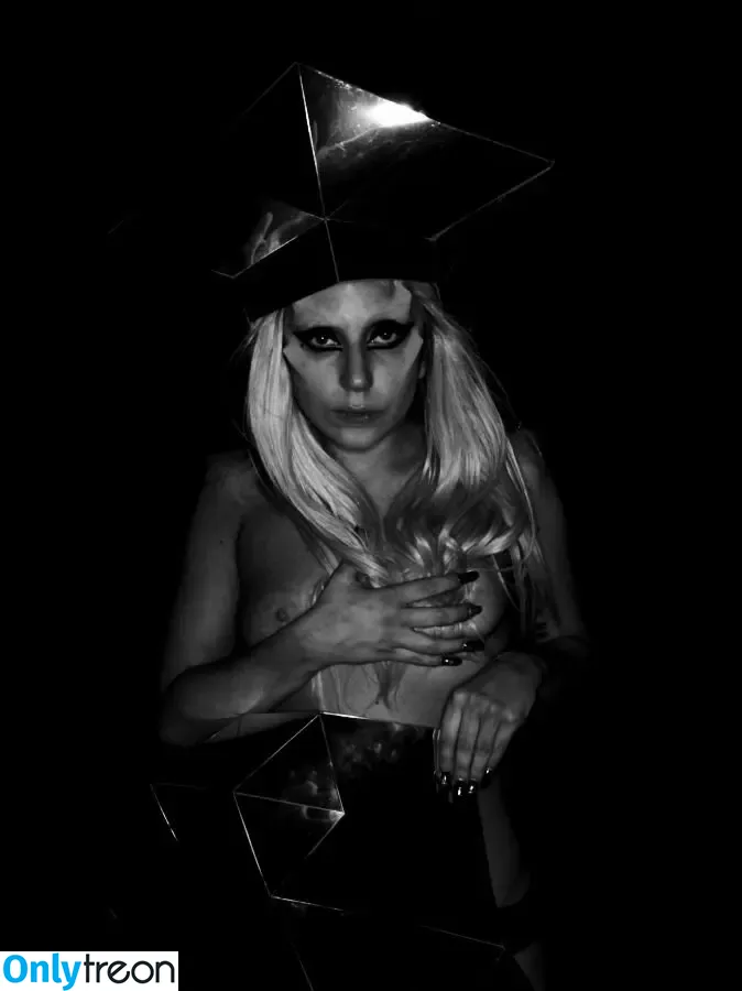 Lady Gaga nude photo #1080 (ladygaga)