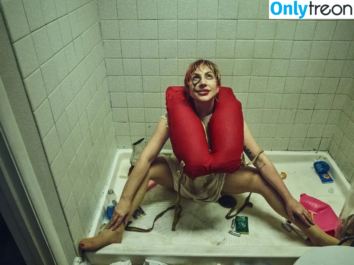 Lady Gaga nude photo #1200 (ladygaga)