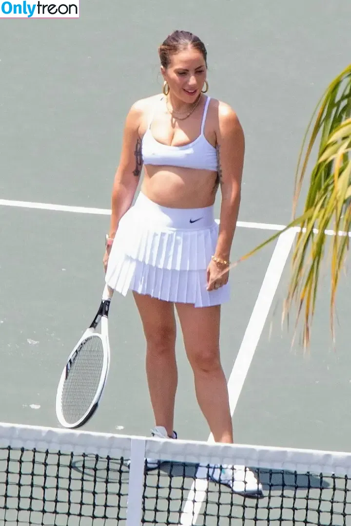 Lady Gaga nude photo #1354 (ladygaga)