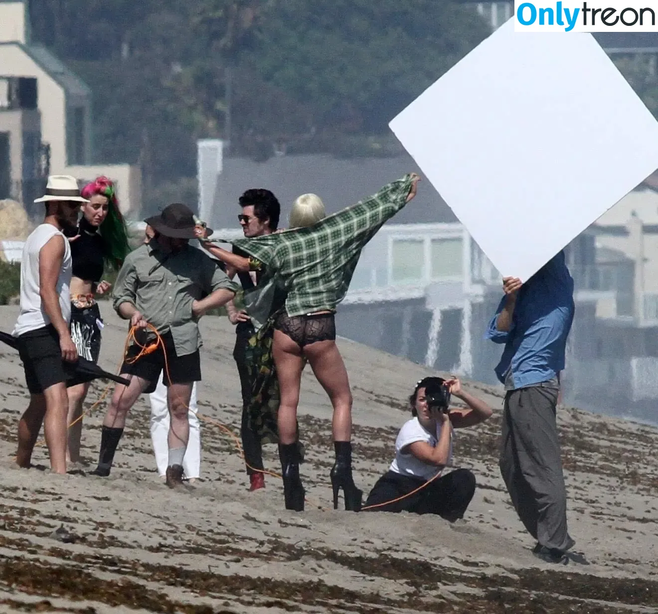 Lady Gaga голая photo #1422 (ladygaga)