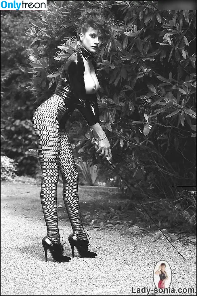 Lady Sonia голая photo #0806 (Gill Ellis Young / gillellisyoung)