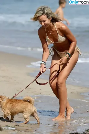 Lady Victoria Hervey / ladyvictoriahervey nude photo #0543