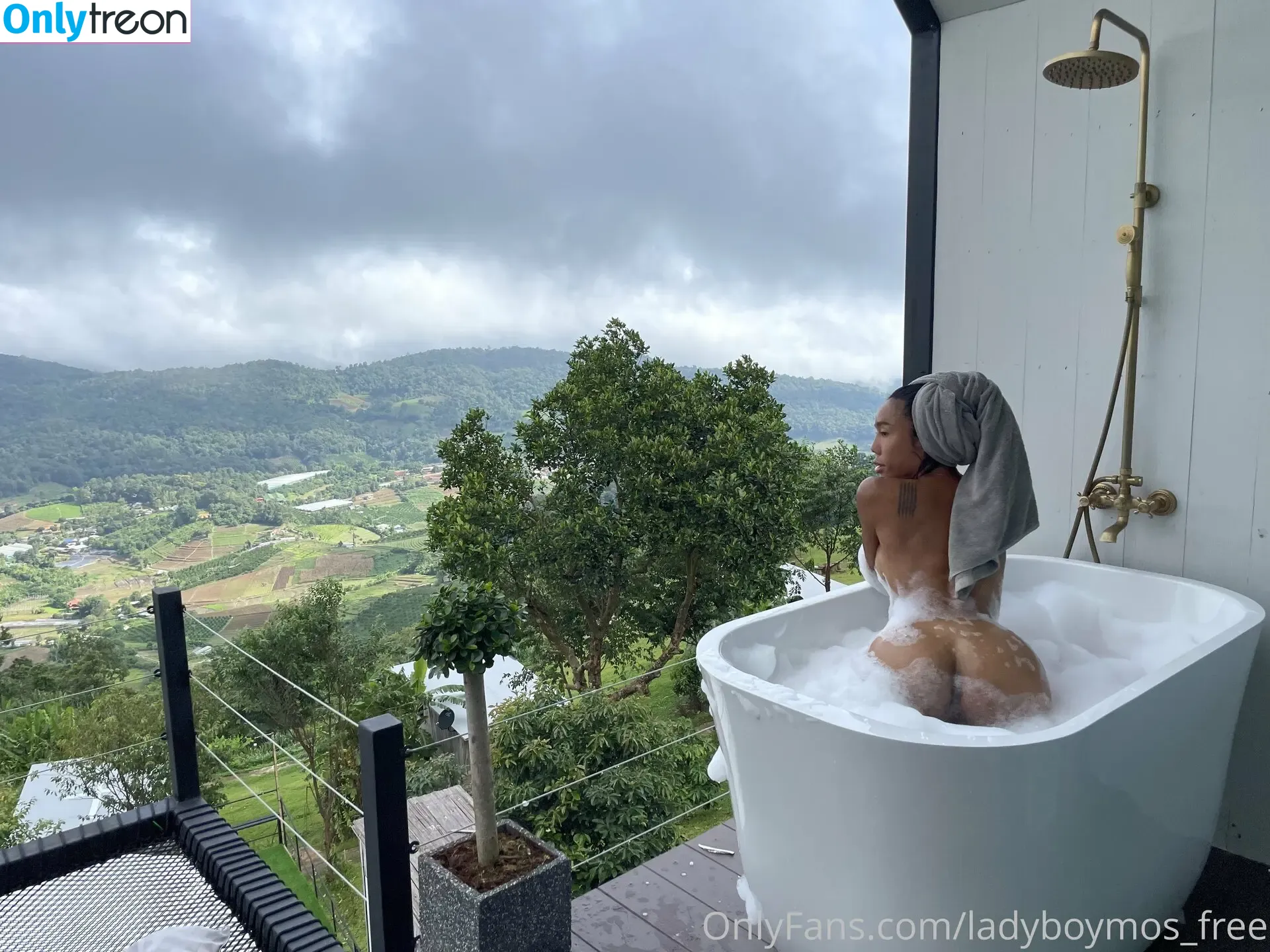 ladyboyxmos nude photo #0025 (ladyboymos)