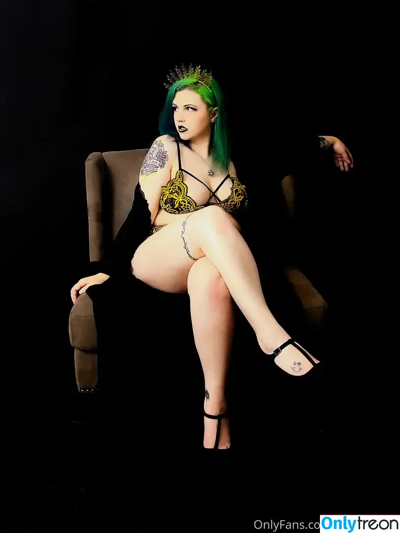 ladydisdain nude photo #0024 (Taryn / The Lady Disdain / The_lady_disdain)