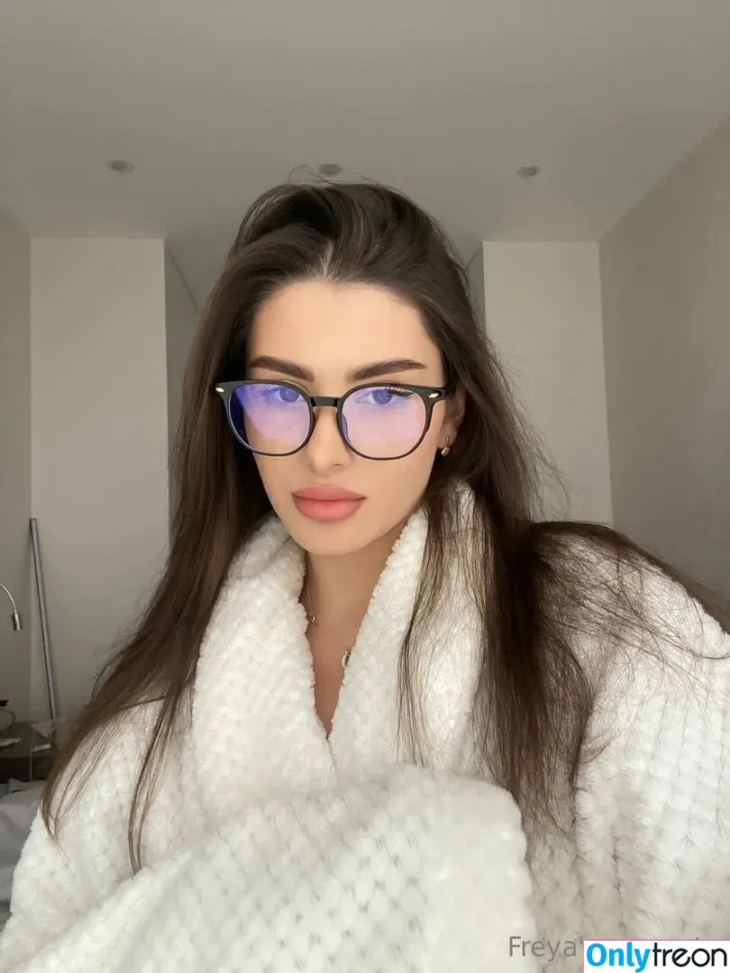 ladyfreya голая photo #0038 (ladyfreya123)