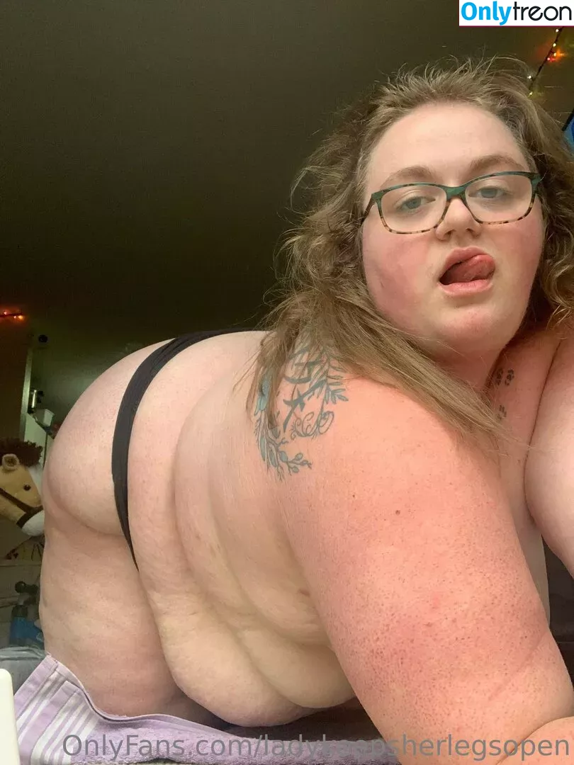 ladykeepsherlegsopen nude photo #0060 (_pancakeprincess_)