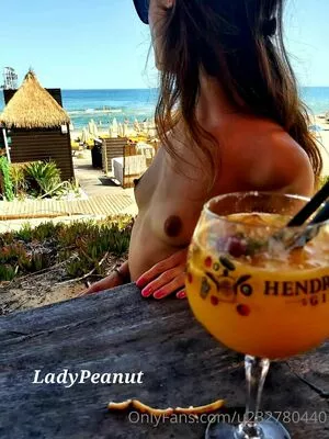 ladypeanut / l4dypeanut nude photo #0017