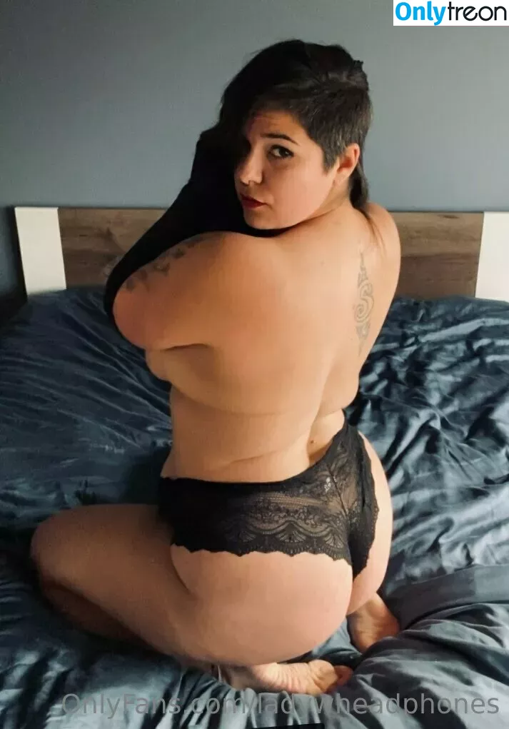 ladywheadphones nude photo #0015 (ladywithheadphones)