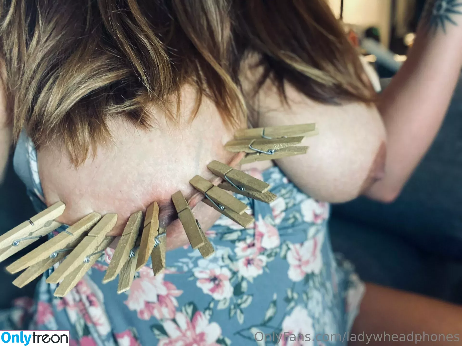 ladywheadphones nude photo #0065 (ladywithheadphones)