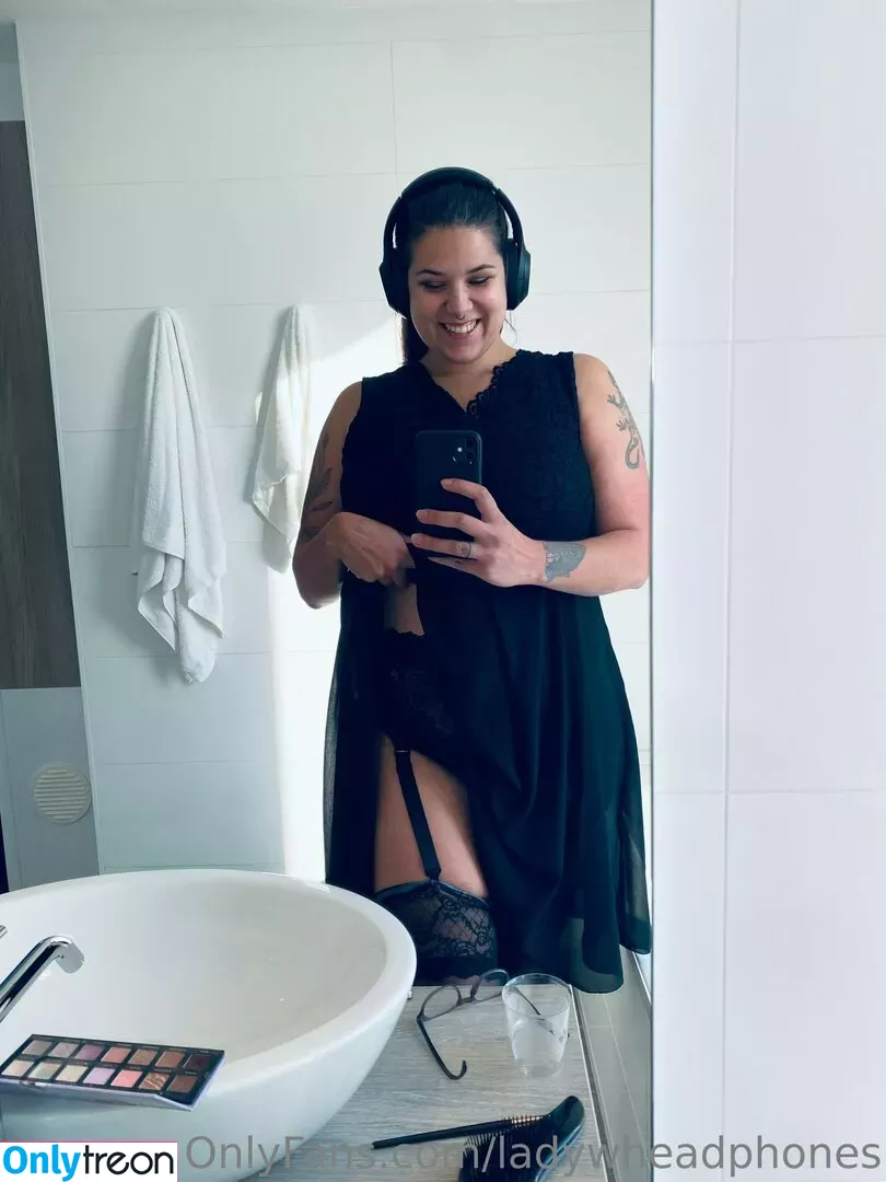 ladywheadphones nude photo #0080 (ladywithheadphones)