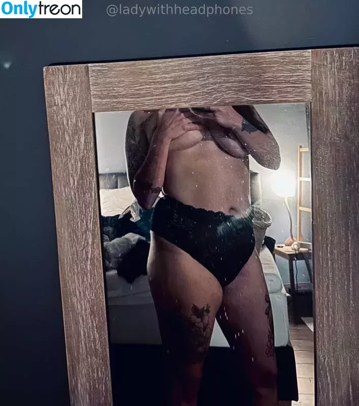 ladywheadphones nude photo #0134 (ladywithheadphones)