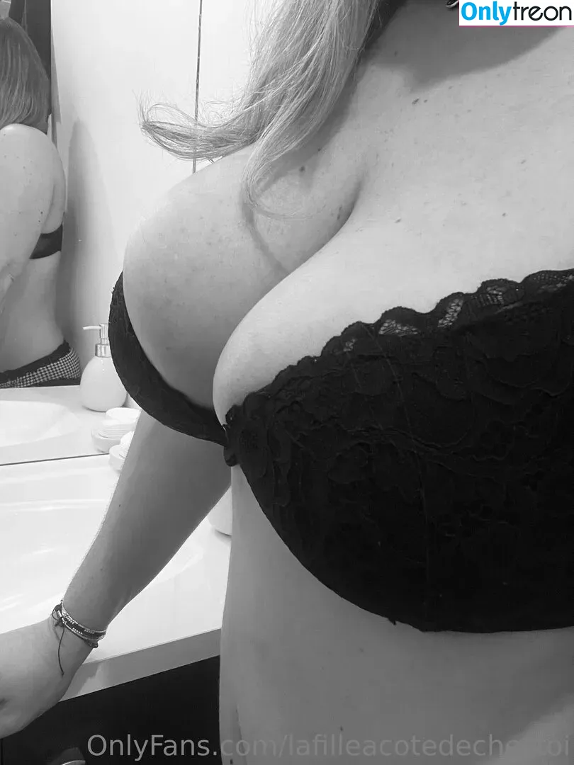 lafilleacotedecheztoi nude photo #0012 (lafilleacotedecheztoi)