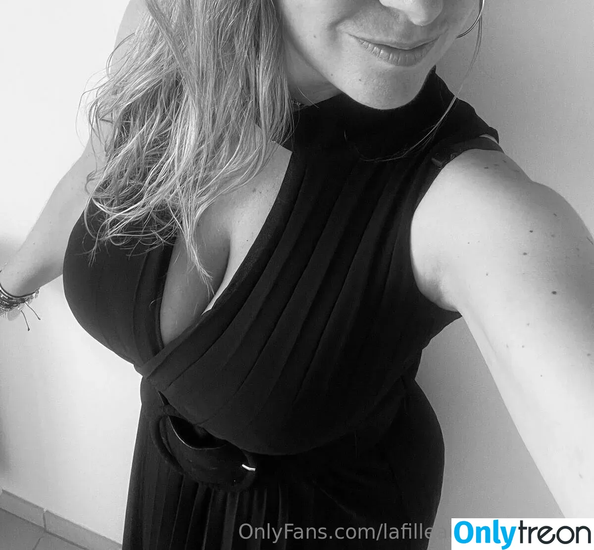 lafilleacotedecheztoi nude photo #0025 (lafilleacotedecheztoi)