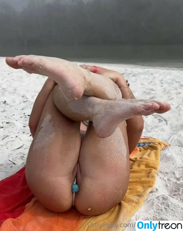 laineymae6.7 nude photo #0102 (laineymae6.7)