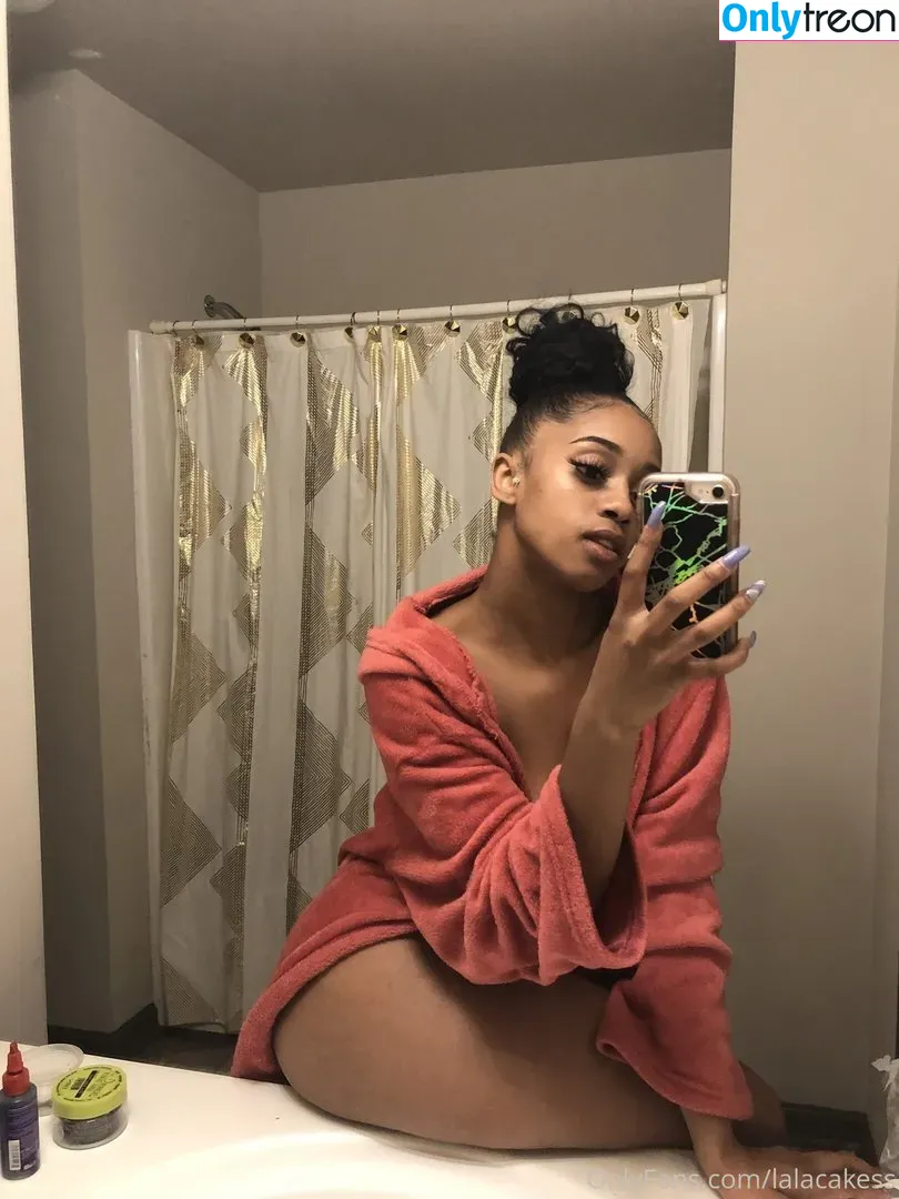 Lala Cakes nude photo #0010 (LALACAKES)