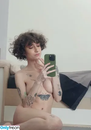 Lalhoevera / lalo.verra nude photo #0009