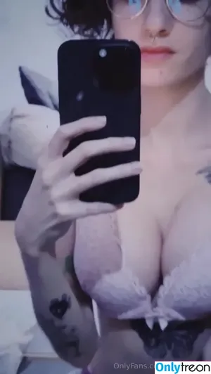 Lalhoevera / lalhoe.vera nude photo #0058
