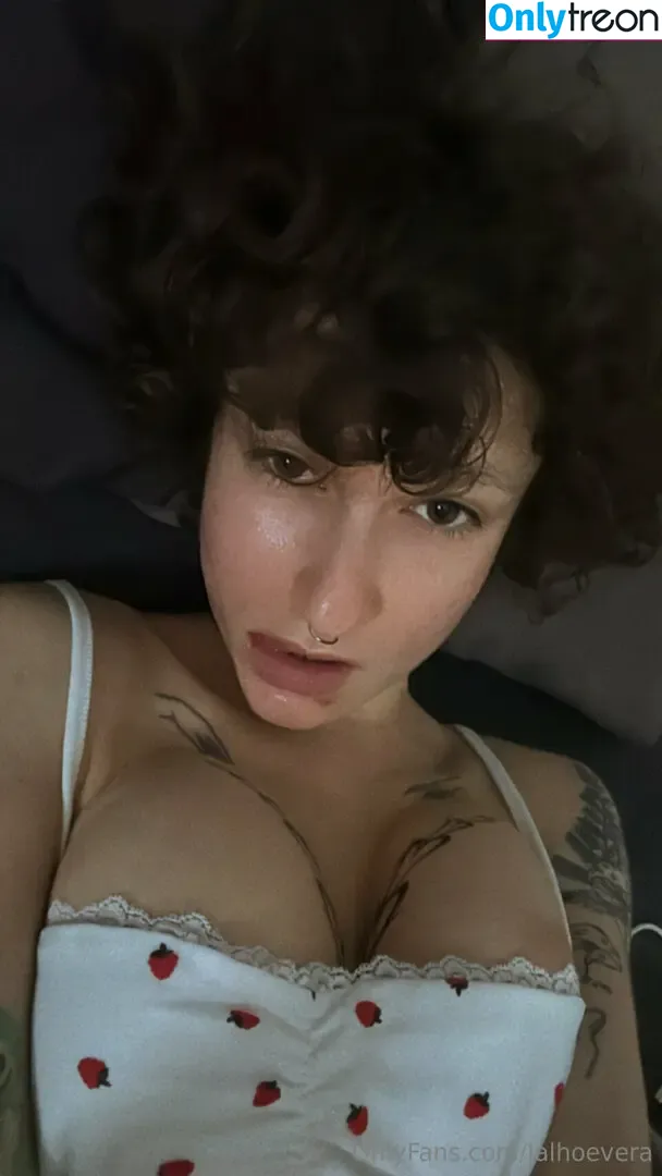 Lalhoevera nude photo #0008 (lalo.verra)