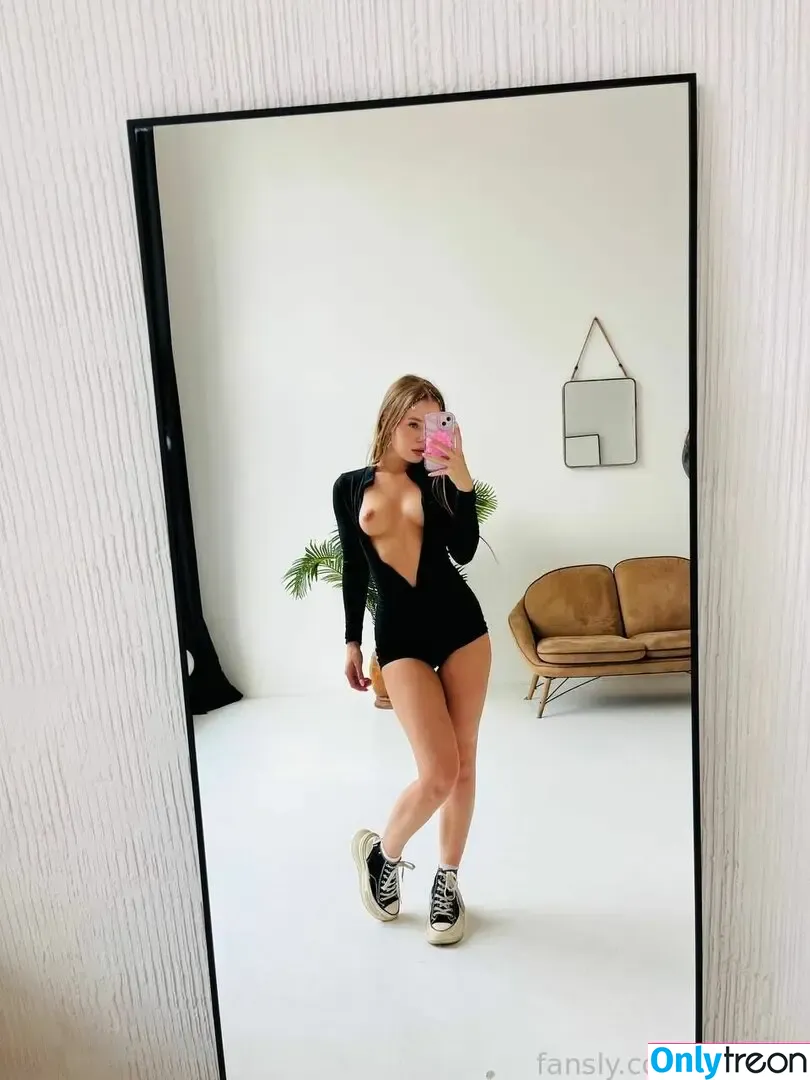 LalliPop nude photo #0032 (lickmebb / lollipop)