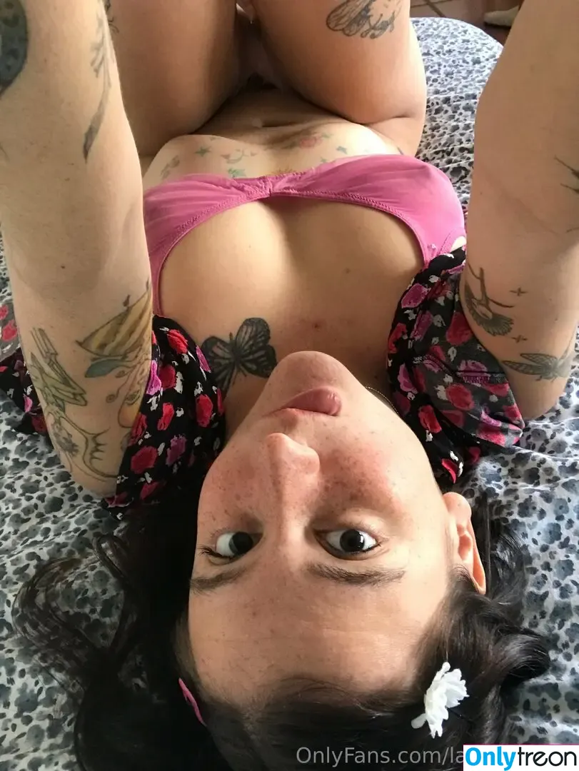 lamamifertil nude photo #0138 (malemiller_)