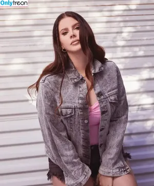 Lana Del Rey / lanadelrey / lanaraybabyx nude photo #0433
