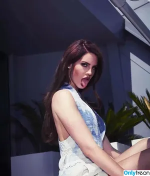 Lana Del Rey / lanadelrey / lanaraybabyx nude photo #0553