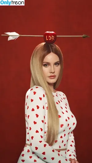 Lana Del Rey / lanadelreypictures / lanaraybabyx nude photo #0618