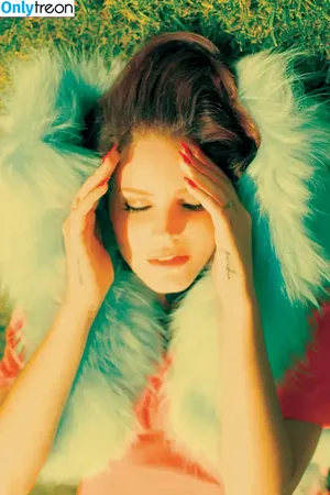 Lana Del Rey / lanadelreypictures / lanaraybabyx nude photo #0709