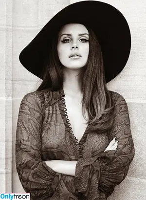 Lana Del Rey / lanadelreypictures / lanaraybabyx nude photo #0719