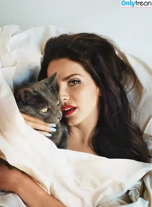 Lana Del Rey / lanadelreypictures / lanaraybabyx nude photo #0742
