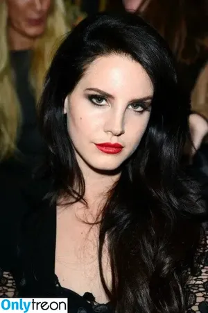 Lana Del Rey / lanadelreypictures / lanaraybabyx nude photo #0756