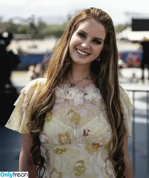 Lana Del Rey / lanadelreypictures / lanaraybabyx nude photo #0817