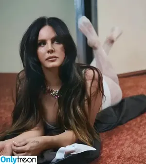 Lana Del Rey / lanadelreypictures / lanaraybabyx nude photo #0892
