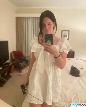 Lana Del Rey / lanadelreypictures / lanaraybabyx nude photo #0906