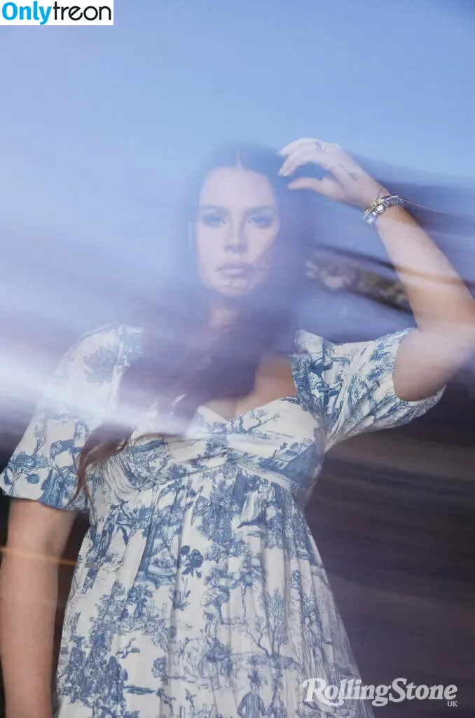Lana Del Rey nude photo #0443 (lanadelrey / lanaraybabyx)