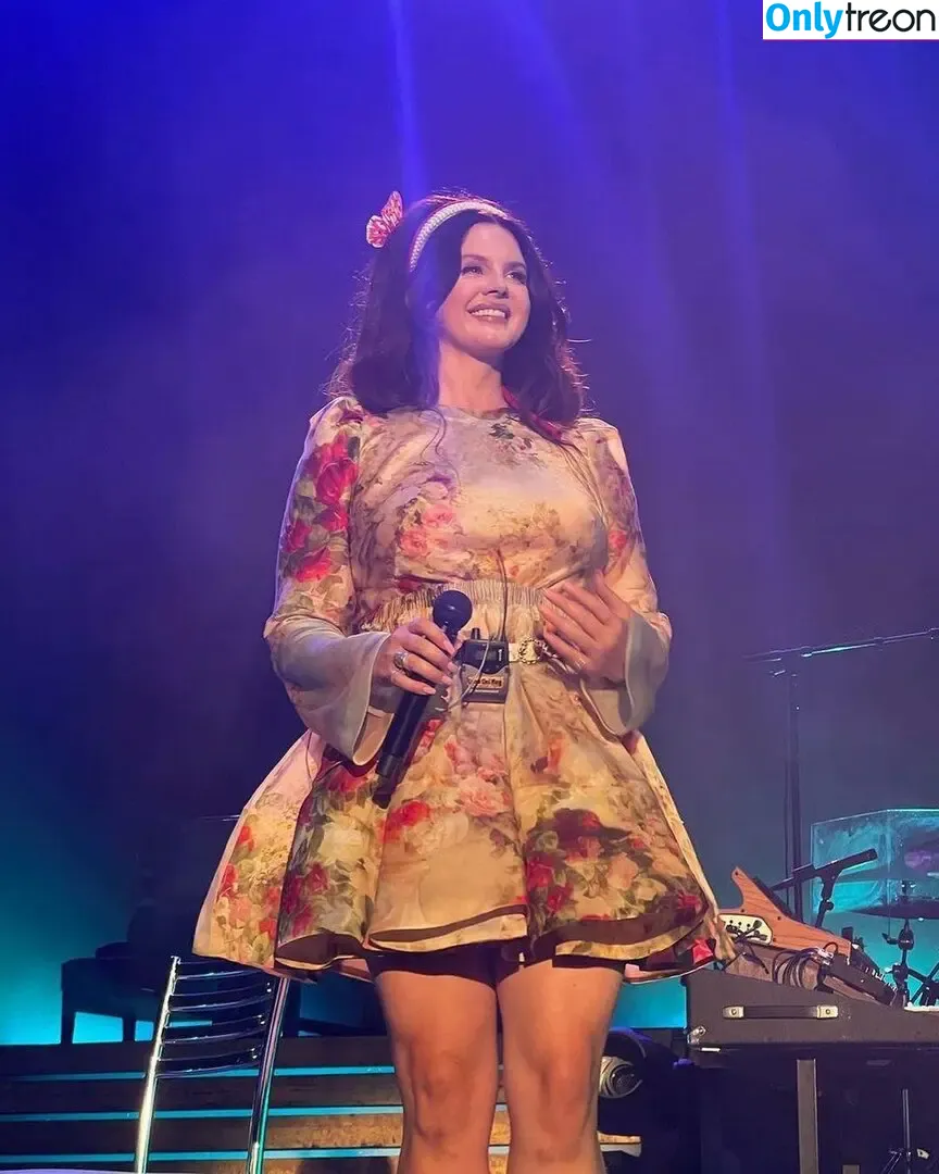 Lana Del Rey nude photo #0511 (lanadelrey / lanaraybabyx)