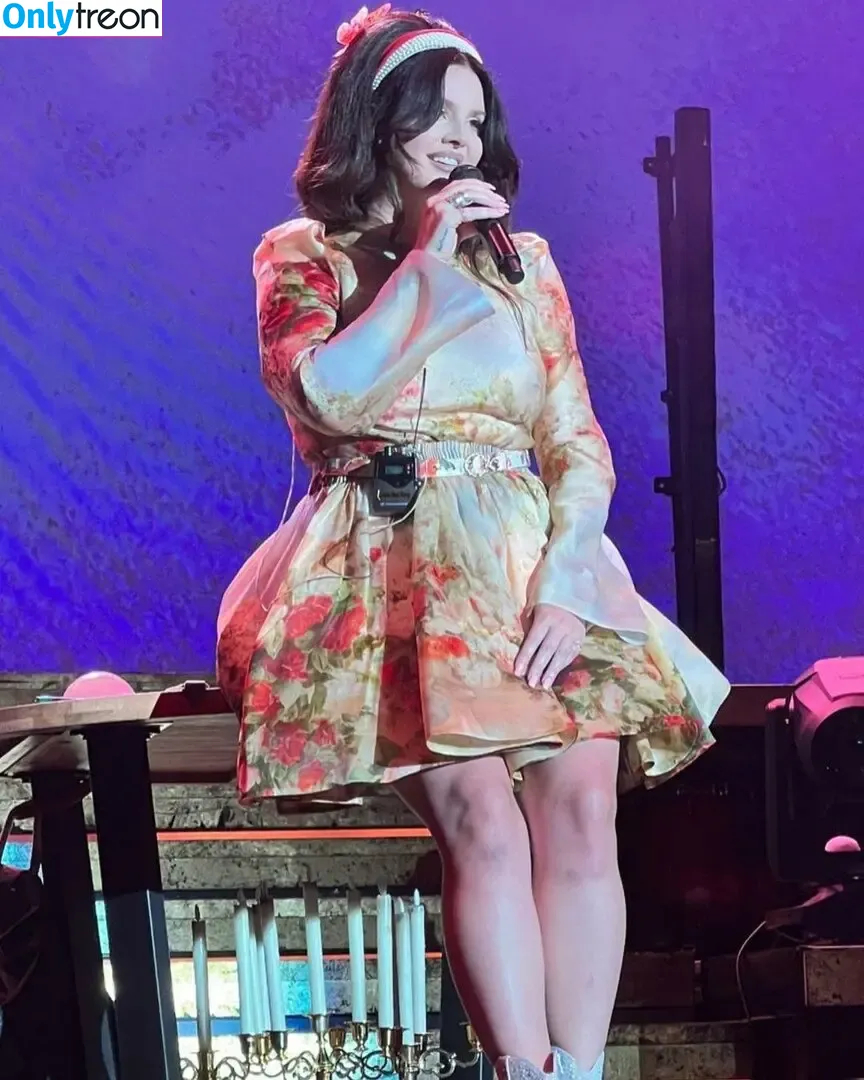 Lana Del Rey nude photo #0512 (lanadelrey / lanaraybabyx)